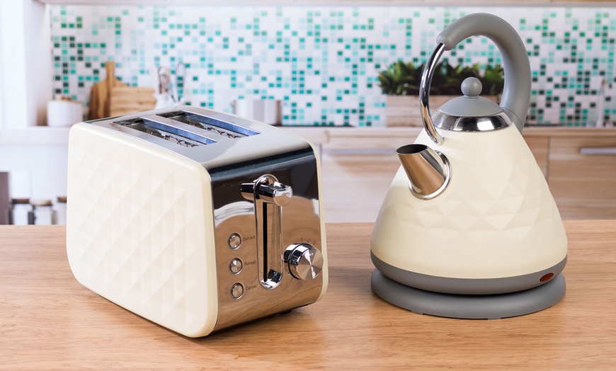 Up To 49% Off Salter Toaster And Kettle Set | Groupon