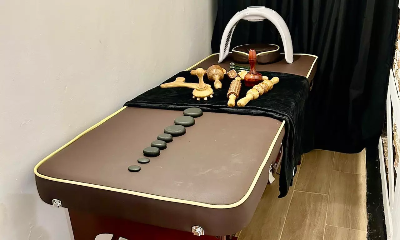 Hasta 52% de dto. en Spa/Salón de uñas - Manicura en Centro de Belleza Sátiro