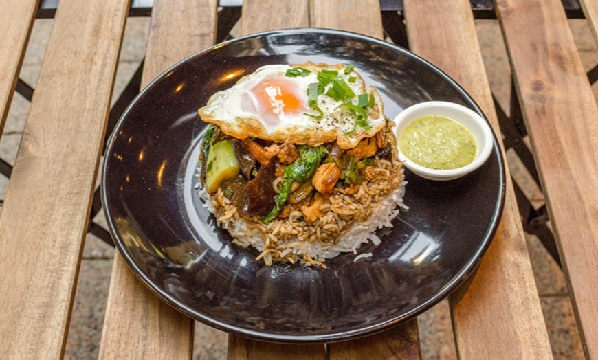 Image 3: Mauritian Meal with Drinks