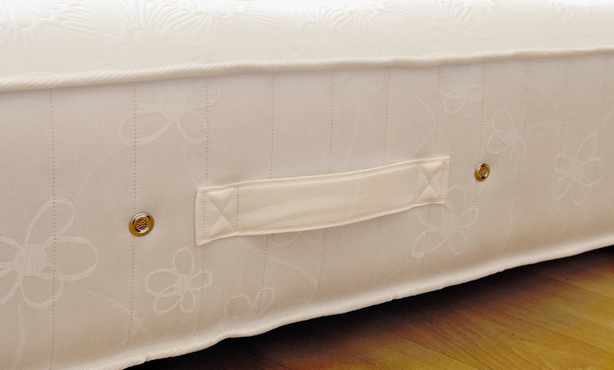 Image 6: Floral Freshness 3000 Memory Foam and Pocket Sprung Mattress