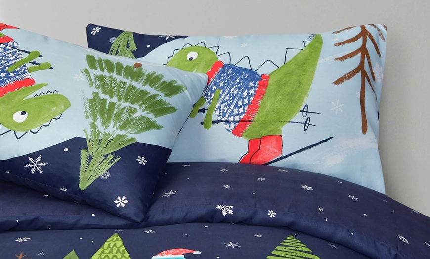 Image 6: Super Soft and Reversible Dino Skiing Printed Duvet Set