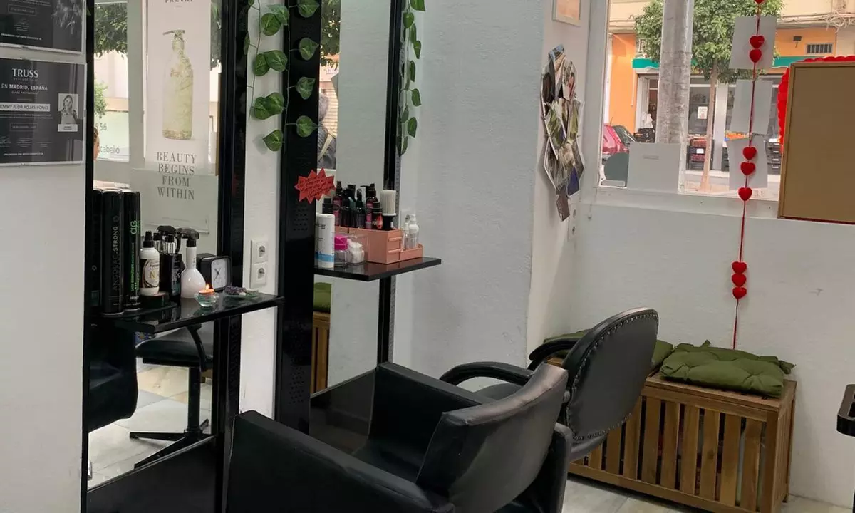 Sesión de peluquería con lavado, corte, peinado y opción a tinte