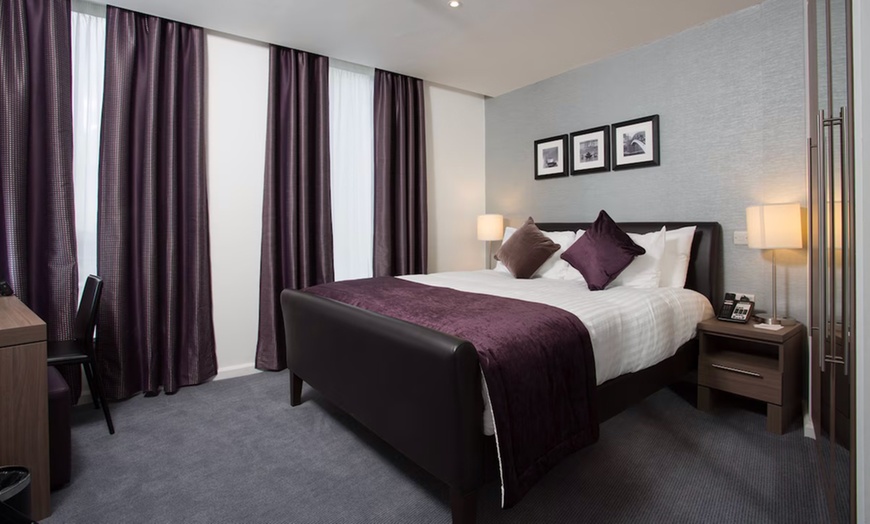Image 1: Birmingham: 4* Studio Suite Room with Breakfast and a Bottle of Wine