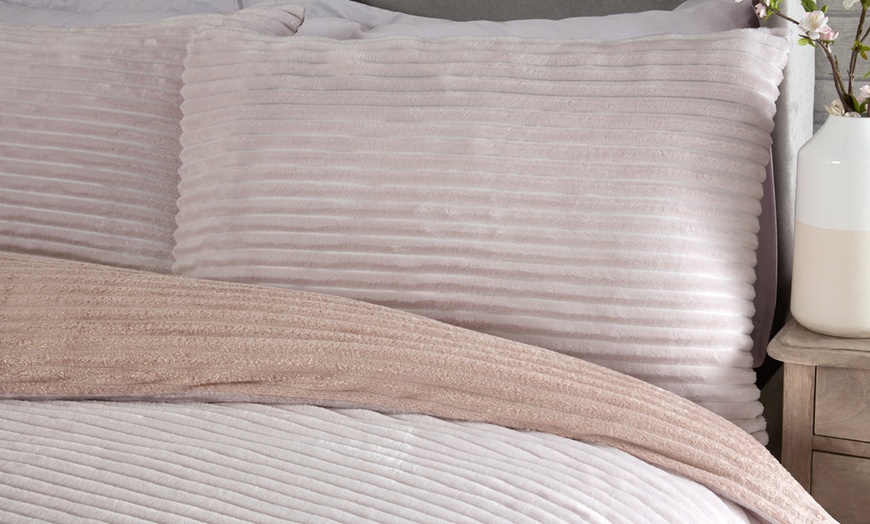 Image 11: Pieridae Sparkle Ribbed Fleece Duvet Set
