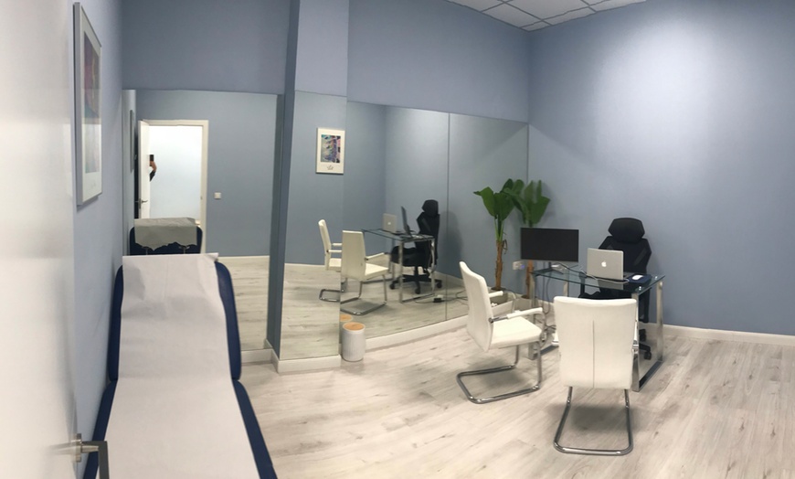 Image 2: Masaje a elegir con opción a vendaje neuromuscular y manipulaciones