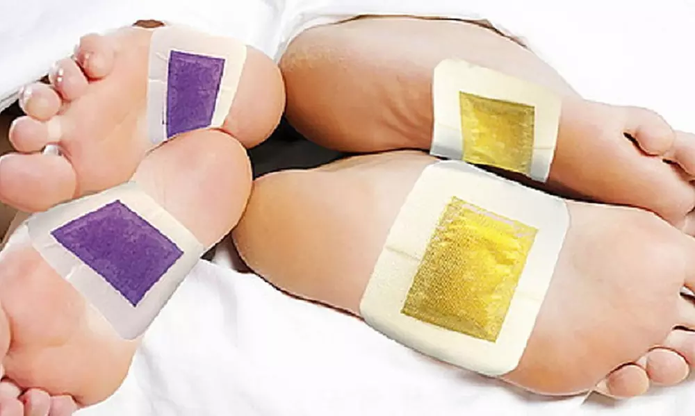 Scented Detox Foot Patches 4-Piece Set (Lavender, Rose, Chili, and Green Tea) - Second Medium