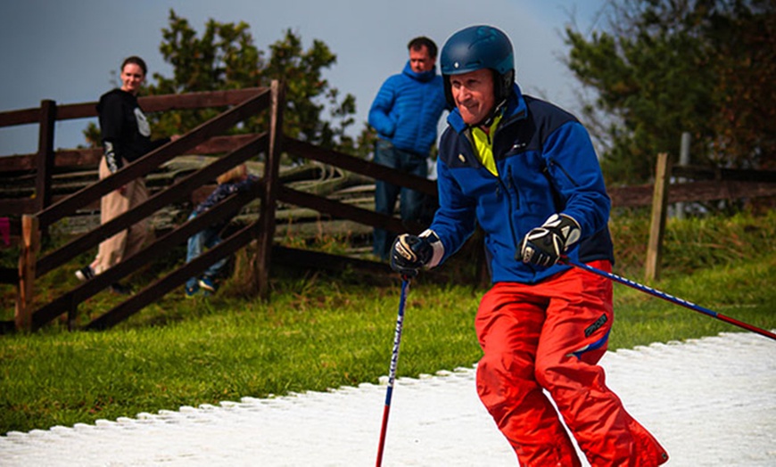 Image 2: 60-Minute Level 1 Snowboard or Ski Lessons with Expert Instructors