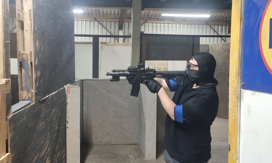 Image 2: Experience an Immersive Airsoft Session for One to Four People