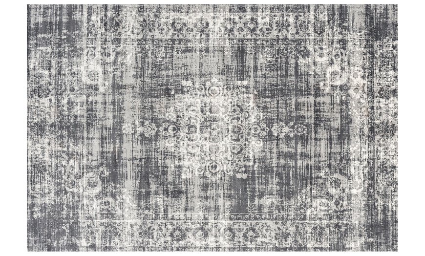 Image 5: On-Trend Vintage-Effect Rug