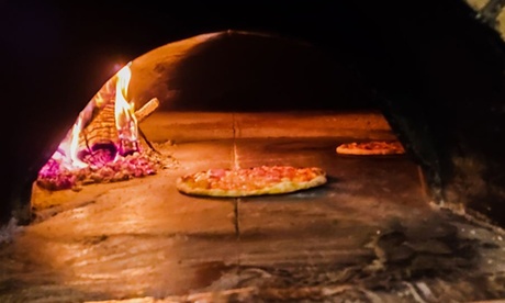 Menu pizza con antipasto, dolce e birra per 2 o 4 persone al ristorante La Corte Di Desi (sconto fino a 55%)