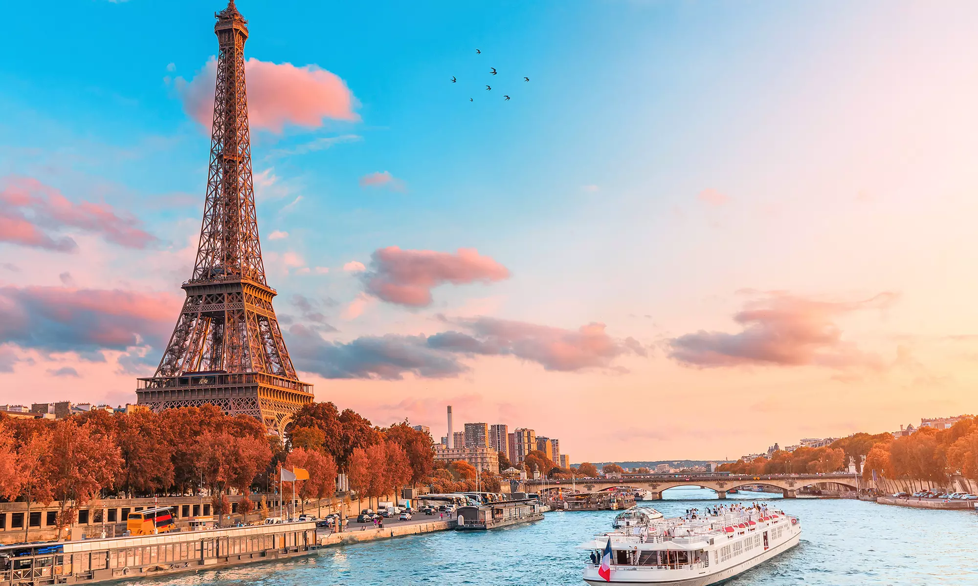 Paris: Doppelzimmer für Zwei, optional mit Frühstück im Alpha Paris Eiffel Hotel von Patrick Hayat - Primary Image