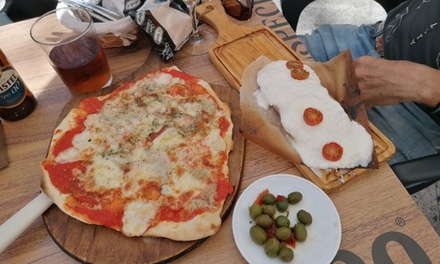 Para 2 personas: menú fusión Lola Montiano con 2 entrantes, 1 pizza y 2 bebidas - Taberna Lola Montiano