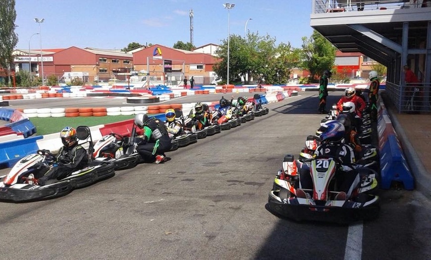 Image 13: 1 o 2 tandas de karting en Karting Rivas