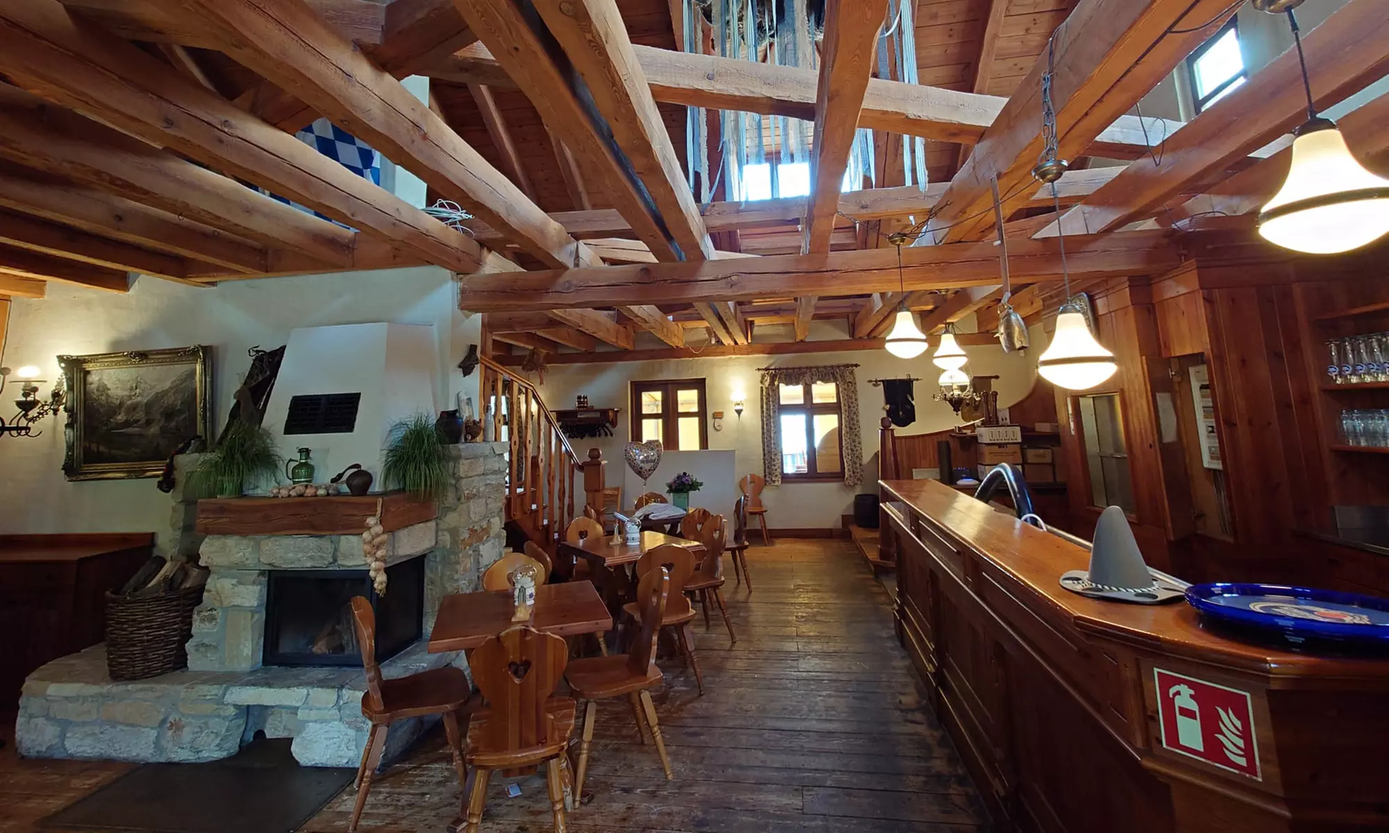 Knusprige bayerische Schweinehaxe inkl. Beilagen für bis zu 4 Personen