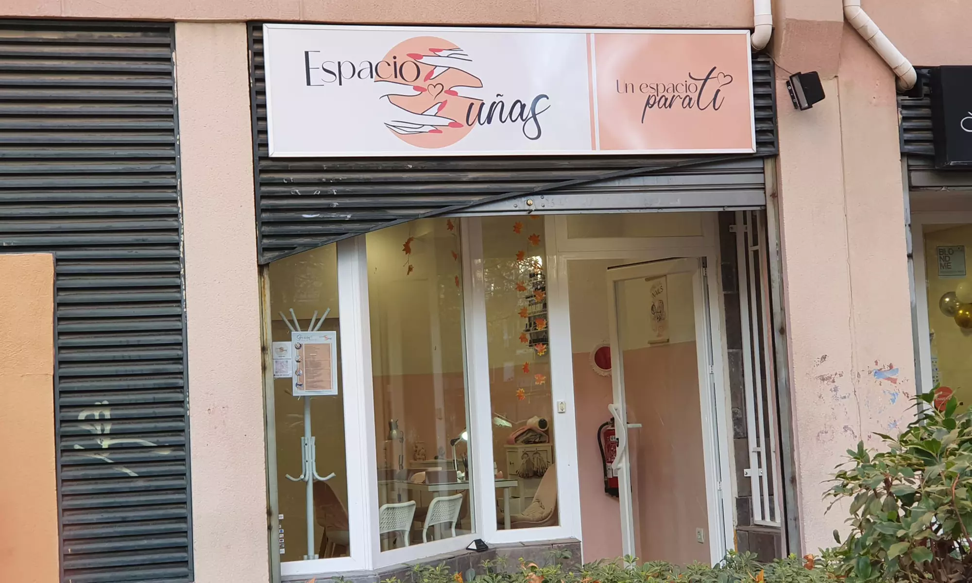 Manicura, pedicura o ambas a elegir entre clásica o prémium para 1