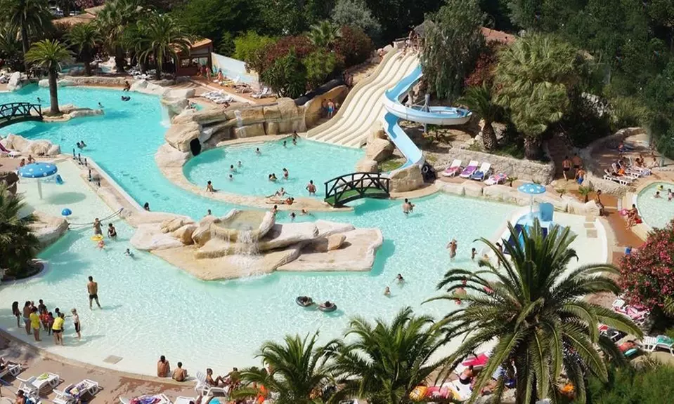 Aventure aquatique au cœur du monde pirate : 1 entrée au parc aquatique Pirates World (jusqu'à 38% de remise) - Primary Image