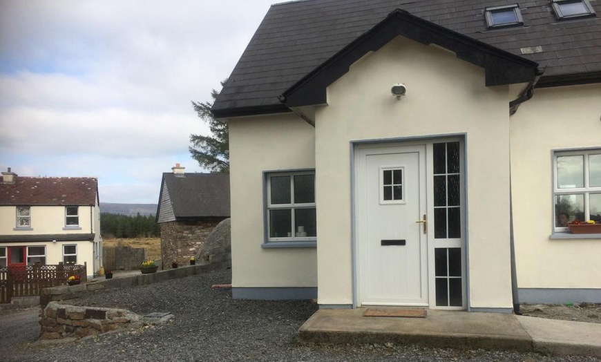 Image 2: Co. Roscommon: 2-3 Nights in Holiday Home for Five