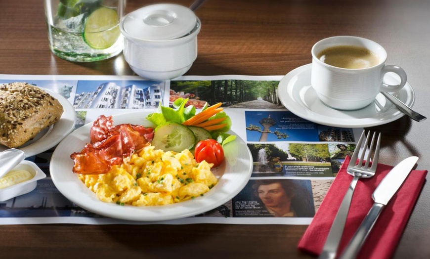 Image 9: Düsseldorf: 2-3 Nächte mit Frühstück, Welcome Drink & VRR Ticket