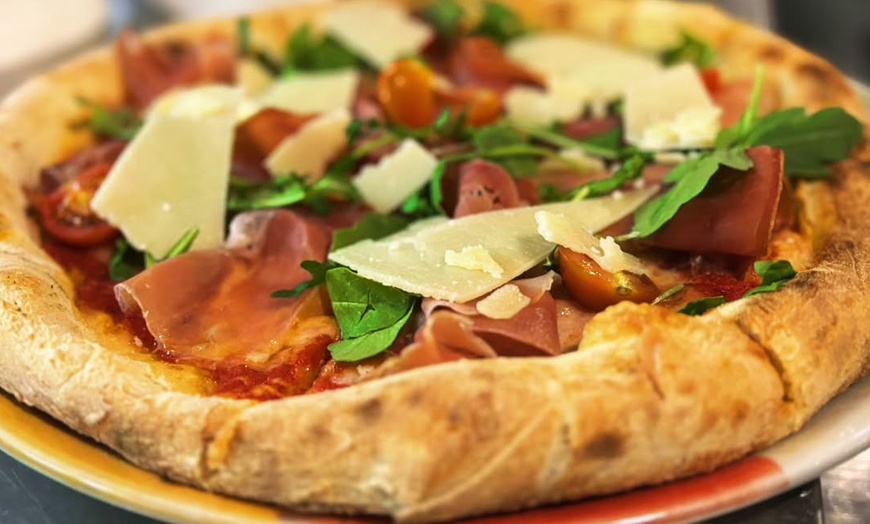 Image 5: Menú mediterráneo para 2 o 4 con opción a chuletón y botella de vino