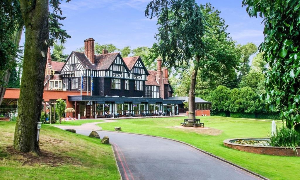 Coventry: Standard Double or Twin Room with Breakfast & Leisure Access