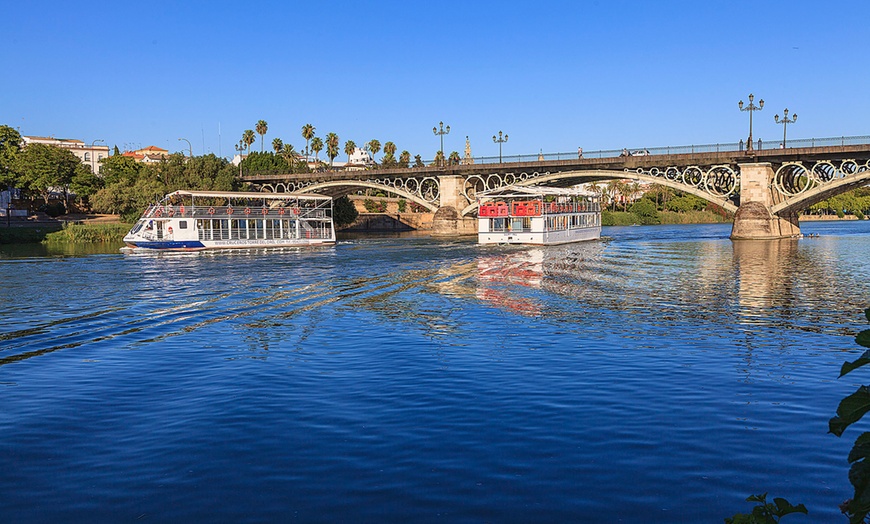 Image 5: Crucero por el río Guadalquivir para 1 adulto o 1 adulto y 1 niño