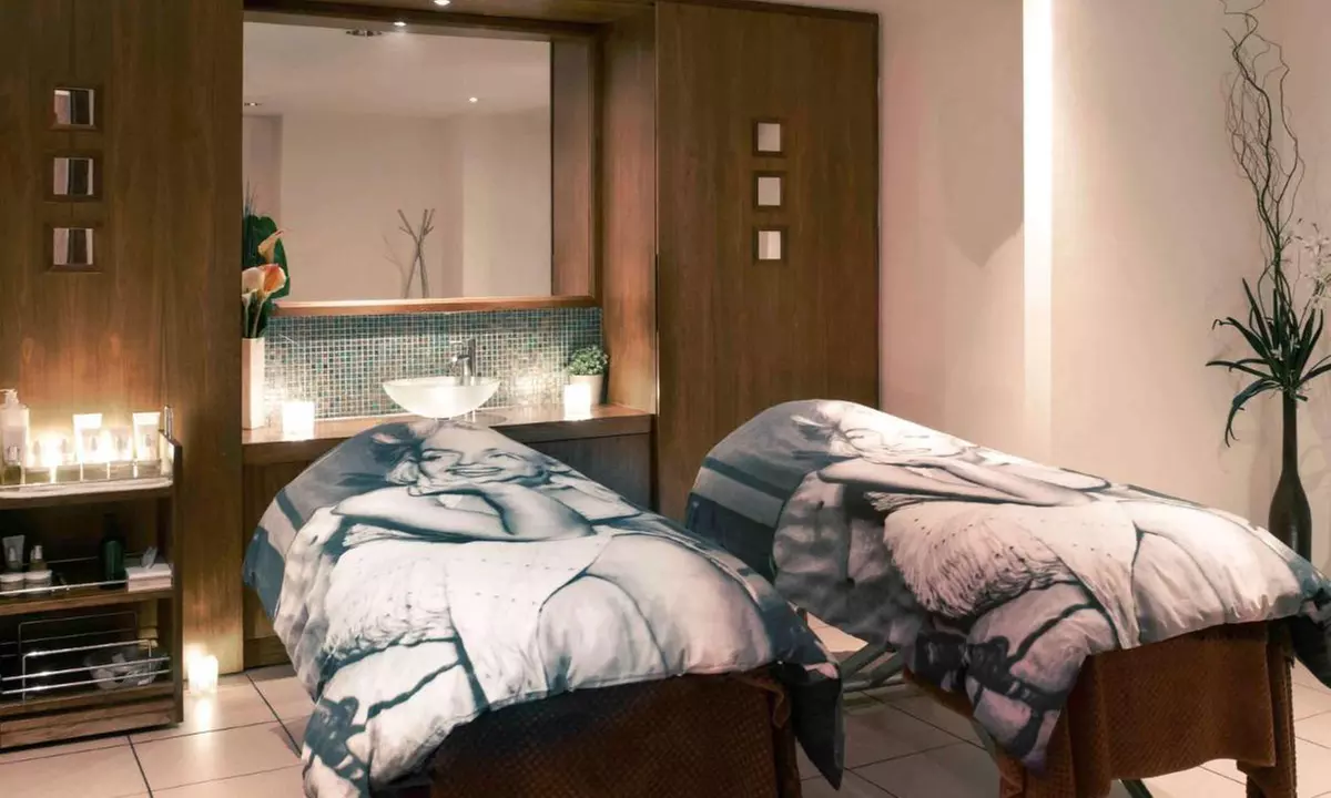 Cardiff: 4* Classic Double or Twin Room with Breakfast & Late CheckOut