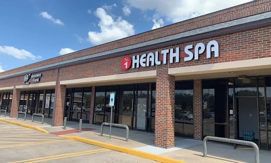 Image 2: Swedish Massages for 1 or 2 w/Optional Hot Stones and Essential Oil 