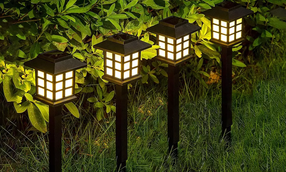 Lot de 2, 4 ou 8 lumières solaires d'extérieur à LED de style vintage, livraison offerte - Primary Image