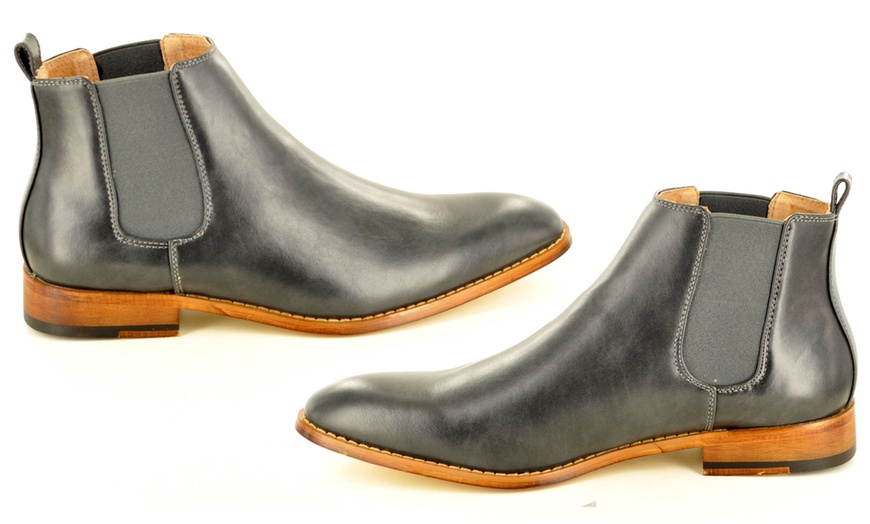 Image 35: Men's Pointed Toe Chelsea Boots