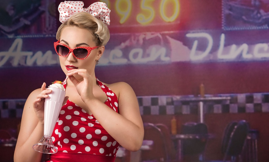 Image 8: Pin-Up Style Makeover Photoshoot