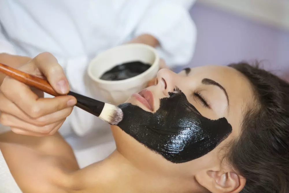 Full-Face Carbon Laser Treatment