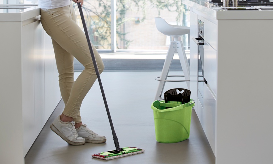 Image 7: Vileda 2 in 1 Mop and Bucket Set