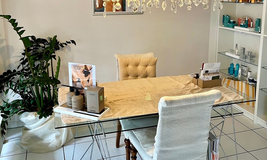 Image 2: 80 Min. Gesichtsbehandlung inkl. Massage für 1 Person