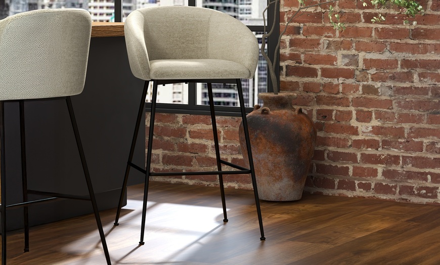Image 3: Lot de 2 fauteuils de bar CHLEA en tissu et métal 
