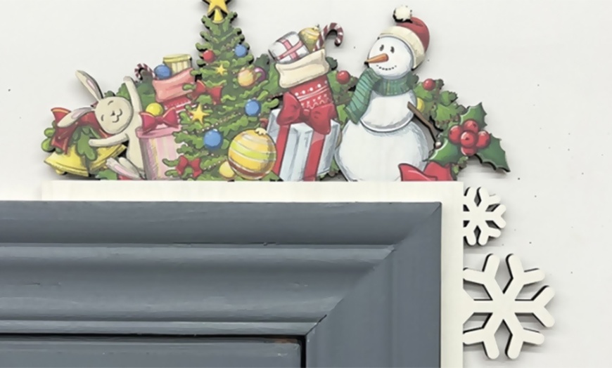 Image 6: One- or Six-Pack of Festive Wooden Door Frame Decorations