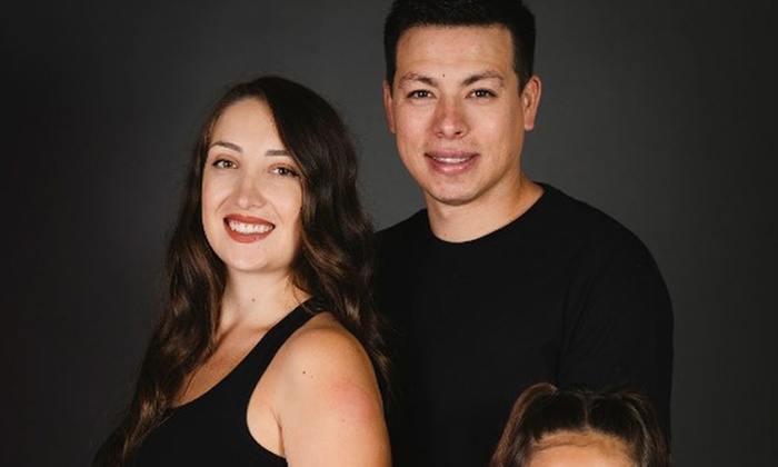 Fotos premamá y recién nacido en estudio con 10 fotos impresas