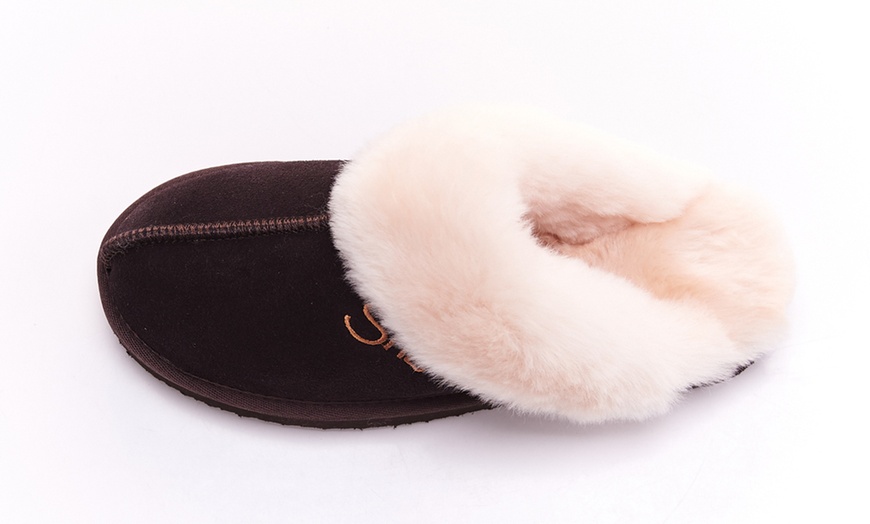 Image 17: Snow Paw Sheepskin Slippers