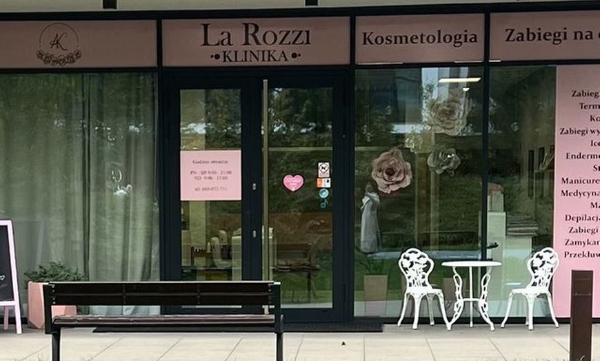Image 3: Efektywne oczyszczanie twarzy, szyi i dekoltu w kilku etapach