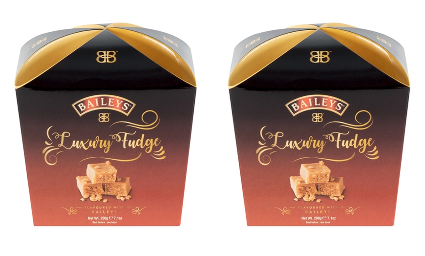 Image 4: Baileys Fudge Tin