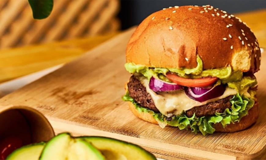 Image 4: Genieße leckere Burger und Bowls nach Wahl für 1 oder 2 Personen 