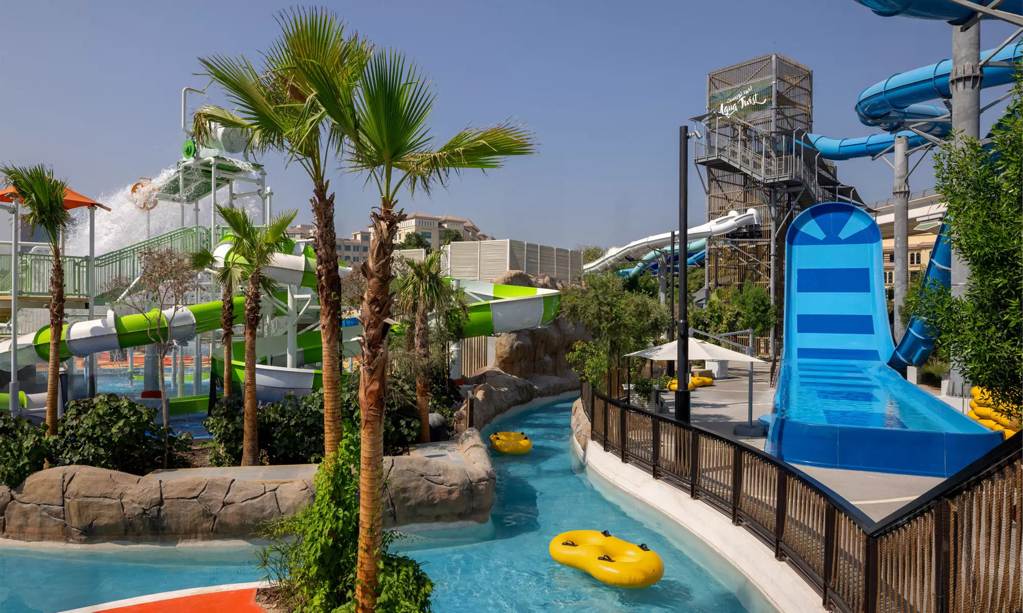 5*Dubai: One-Night Stay with Breakfast and Waterpark Access