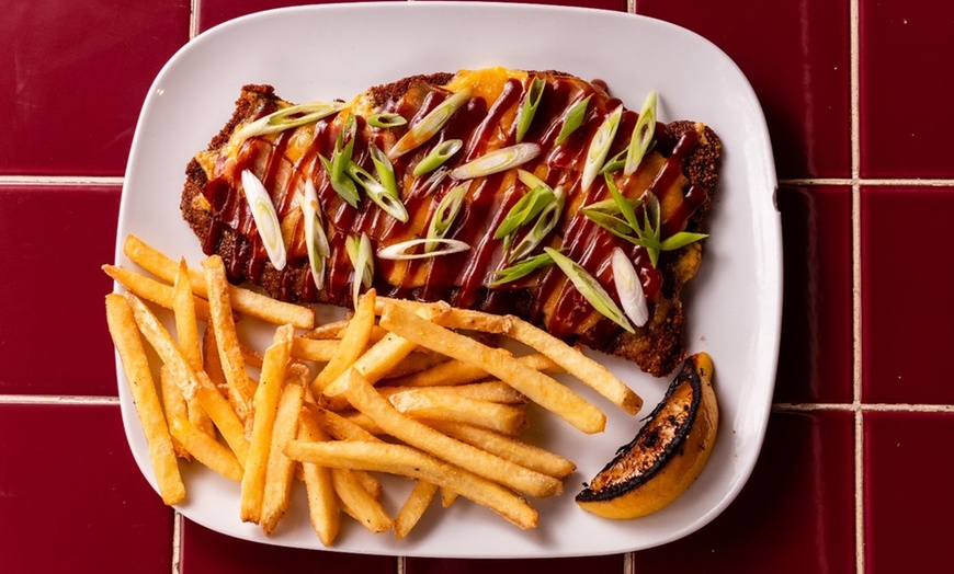 Image 1: Menú de milanesas argentinas para 2 personas con opción a take away