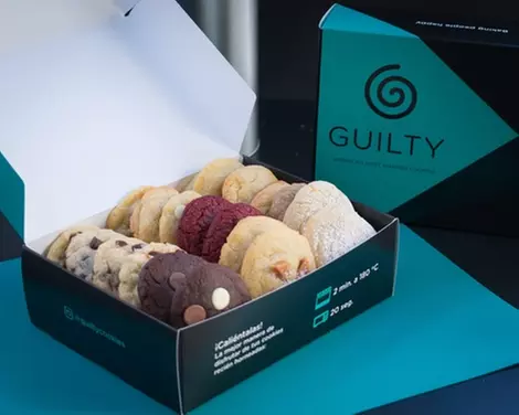 Caja de galletas de estilo americano con cookies clásicas o rellenas