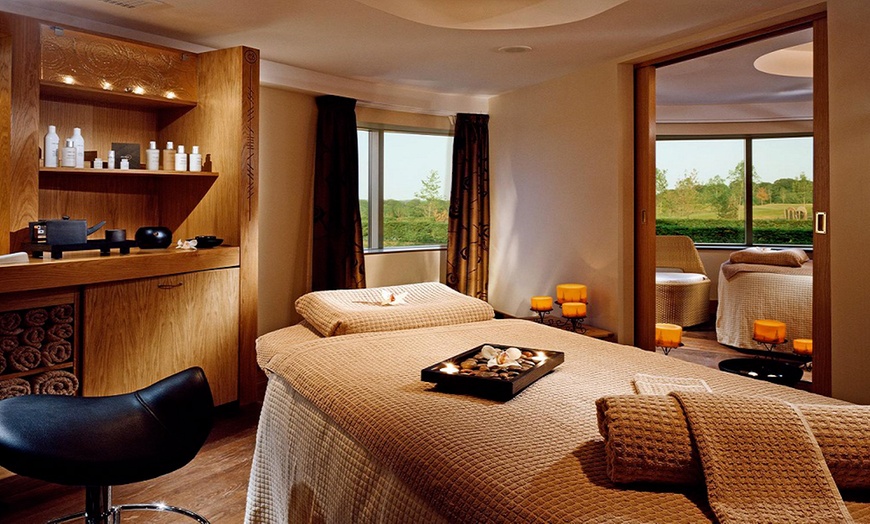 Image 2: 5* Two-Treatment Spa Package