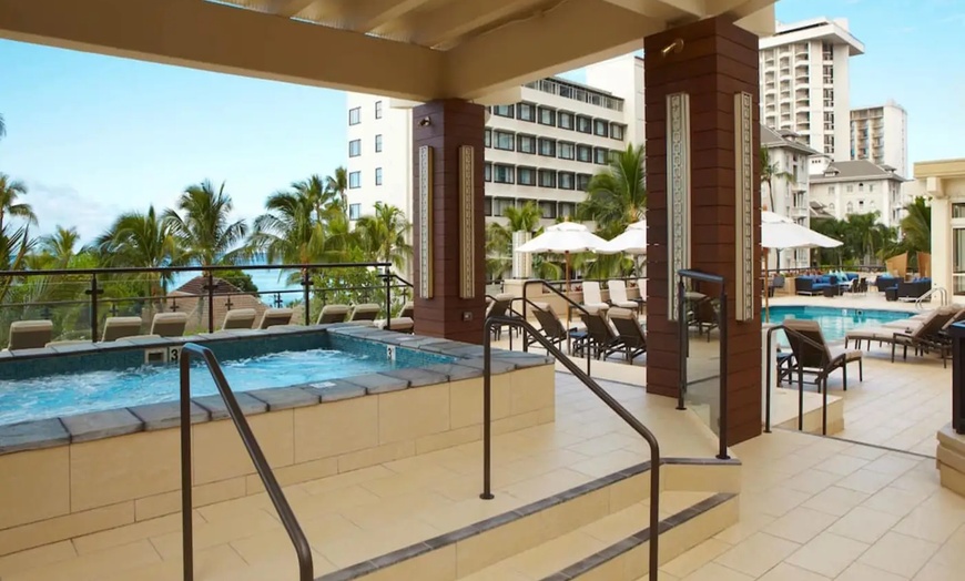 Image 17: ✈ 4-Day Hawaii Vacation with Air from Great Value Vacations