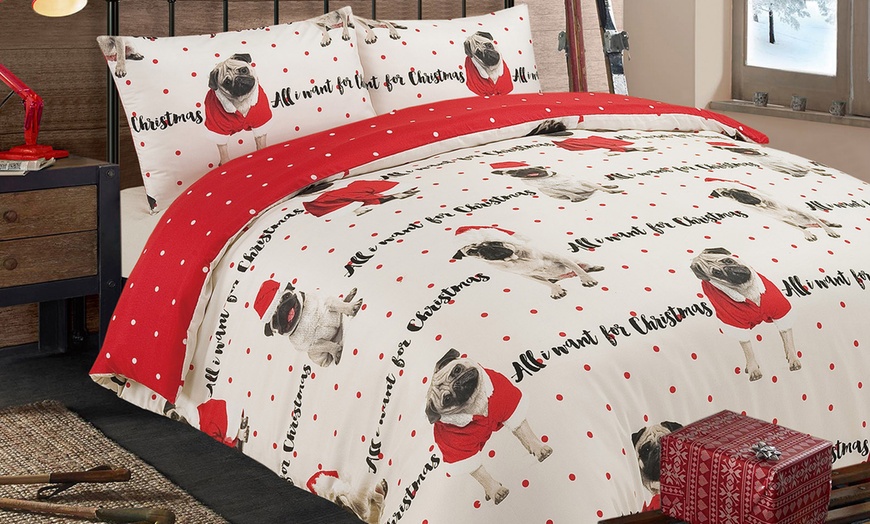 Image 2: Christmas Reversible Duvet Sets
