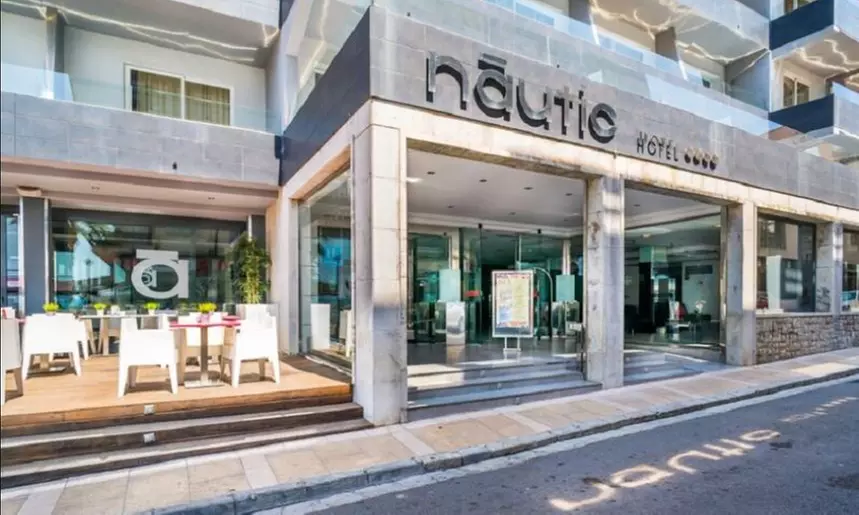 Circuito spa con opción a almuerzo o cena con bebida y masaje para 2