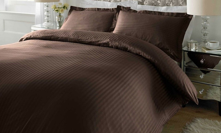 Image 3: Pure Cotton 300TC Hotel-Quality Bed Linen