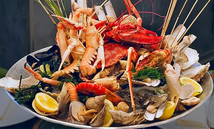 Menú de mariscada con vino en Restaurante Goyo