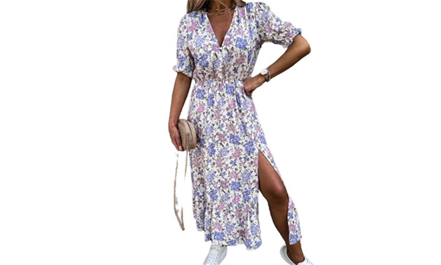 Image 6: Women‘s Summer Floral Print V-Neck Short Sleeve Dress
